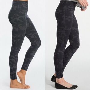 SPANX black and gray camouflage leggings